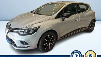 Argento metallizzato Usata 2018 Renault Clio IV Due volumi | 10.500 € (Buon prezzo)