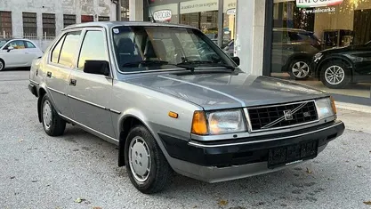Usata Volvo 340 71 CV (52 kW) 1984 Grigio pastello Berlina