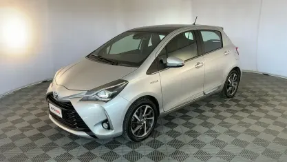 Usata Toyota Yaris Hybrid Style 101 CV (74 kW) 2017 Grigio