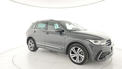 Gebraucht VW Tiguan R-line 150 PS (110 kW) 2023 Grau SUV