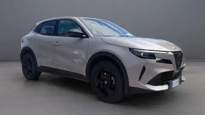 Usata Alfa Romeo GT Junior 145 CV (106 kW) 2025 Avorio galleria SUV