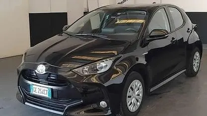 Usata Toyota Yaris Hybrid Business Edition 101 CV (74 kW) 2020 Nero Utilitaria