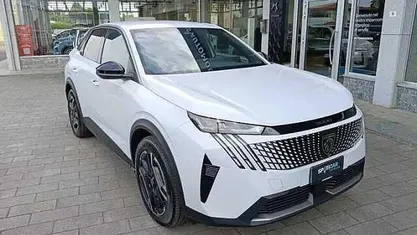 Bianco Usata 2024 Peugeot e-3008 Allure SUV | 37.950 € (Super prezzo)