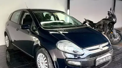 Usata Fiat Punto Evo Dynamic 77 CV (56 kW) 2012 Bluazzurro Utilitaria