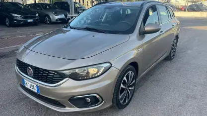 Usata Fiat Tipo Lounge 120 CV (88 kW) 2017 Beige Station wagon