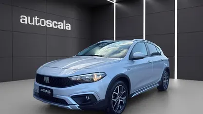 Usata 2023 Fiat Tipo Cross Berlina | 18.990 € (Buon prezzo)
