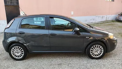 Usata Fiat Punto Street 69 CV (50 kW) 2014 Grigio Utilitaria