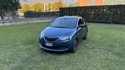 Blu Usata 2023 Lancia Ypsilon Gold Due volumi | 12.900 € (Buon prezzo)