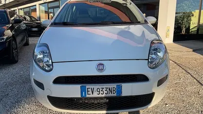 Bianco Usata 2014 Fiat Punto Street Tre volumi | 4900 € (Buon prezzo)