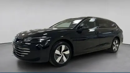 Usata VW Passat Business 150 CV (110 kW) 2025 Nero pastello Station wagon