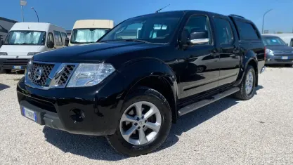 Second-hand Nissan Navara 190 CP (139 kW) 2012 Negru Pickup