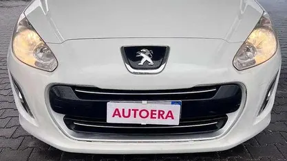 Bianco Usata 2013 Peugeot 308 Active Tre volumi | 5500 € (Buon prezzo)
