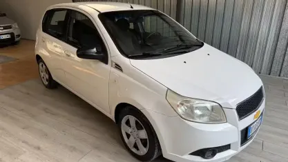 Usata Chevrolet Aveo LS 84 CV (61 kW) 2009 Bianco Utilitaria