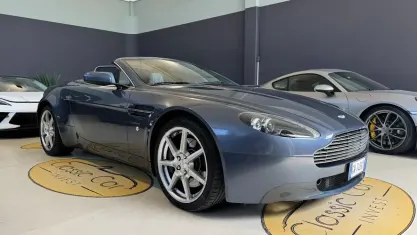 Usata Aston Martin V8 Vantage 385 CV (283 kW) 2007 Azzurro Cabrio