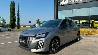 Usata Peugeot 208 Allure 101 CV (74 kW) 2025 Grigio Utilitaria