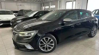 Usata Renault Mégane GT Line GT-Line 140 CV (102 kW) 2019 Nero pastello Berlina
