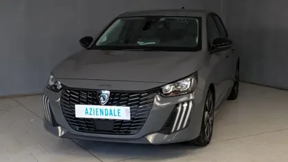 Usata Peugeot 208 Allure 101 CV (74 kW) 2025 Grigio Utilitaria