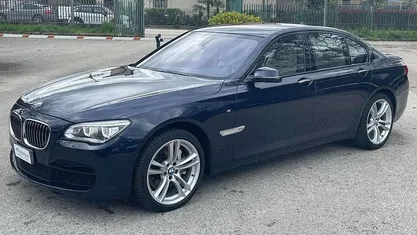 Blu/azzurro Usata 2014 BMW 750 Tre volumi | 23.500 € (Buon prezzo)