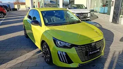 Usata Peugeot 208 Allure 101 CV (74 kW) 2024 Giallo agueda Utilitaria