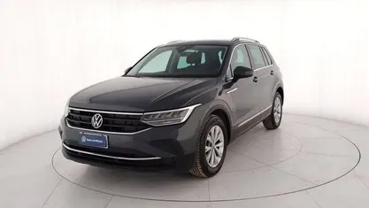 Grigio metallizzato Usata 2022 VW Tiguan Life SUV | 24.500 € (Super prezzo)