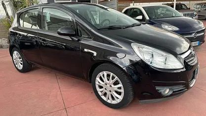 Usata Opel Corsa 74 CV (54 kW) 2010 Utilitaria