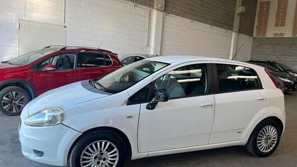 Usata Fiat Grande Punto 65 CV (47 kW) 2007 Bianco Utilitaria