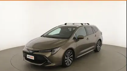 Usata Toyota Corolla Style 122 CV (89 kW) 2022 Oro Station wagon