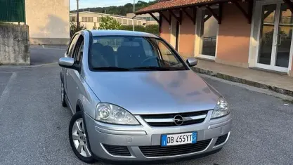 Usata Opel Corsa Club 69 CV (50 kW) 2006 Grigio Utilitaria