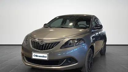 Usata 2022 Lancia Ypsilon Silver Due volumi | 12.469 € (Buon prezzo)