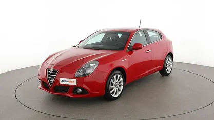 Begagnad Alfa Romeo Giulietta Distinctive 120 HK (88 kW) 2016 Röd Halvkombi