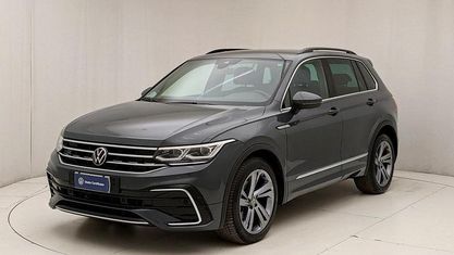 Käytetty VW Tiguan R-line 150 HP (110 kW) 2023 Harmaa Katumaasturi