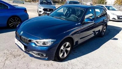 Usata BMW 320 Sport Line 163 CV (119 kW) 2017 Blu Station wagon