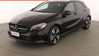 Käytetty Mercedes A180 110 HP (80 kW) 2018 Musta Sedan