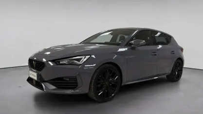 Usata Cupra Leon VZ2 245 CV (180 kW) 2023 Grigio / pastello Berlina
