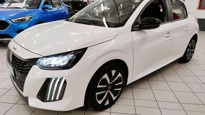 Usata Peugeot 208 Style 102 CV (75 kW) 2025 Bianco Utilitaria
