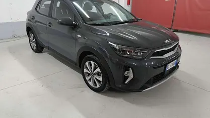 Grigio Usata 2023 Kia Stonic Urban SUV | 17.900 € (Buon prezzo)
