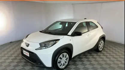 Usata Toyota Aygo X Active 72 CV (52 kW) 2025 Bianco SUV