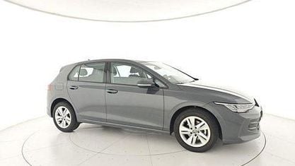 Gebraucht VW Golf VIII Life 116 PS (85 kW) 2025 Grau Kleinwagen