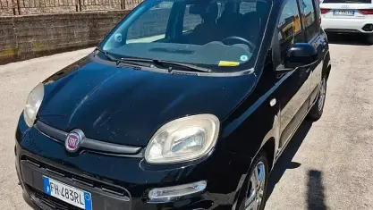 Usata Fiat Panda Lounge 69 CV (50 kW) 2017 Nero Utilitaria