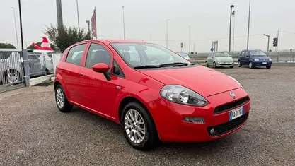 Usata Fiat Punto Lounge 84 CV (61 kW) 2015 Berlina
