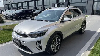 Grigio Usata 2022 Kia Stonic Style SUV | 16.300 € (Buon prezzo)
