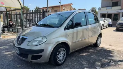 Usata Lancia Musa 69 CV (50 kW) 2007 Argento Monovolume