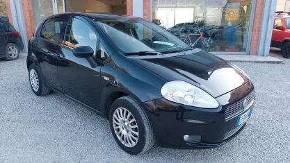 Usata Fiat Grande Punto 77 CV (56 kW) 2009 Nero Utilitaria