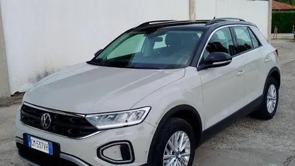 Grigio Usata 2023 VW T-Roc Life SUV | 20.900 € (Buon prezzo)