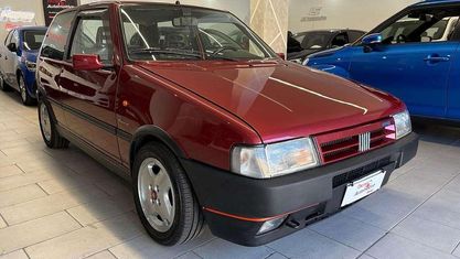 Usata Fiat Uno Racing 111 CV (81 kW) 1992 Bordeaux metallizzato Utilitaria