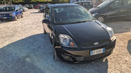 Usata Ford Fiesta Ghia 68 CV (50 kW) 2008 Nero Utilitaria