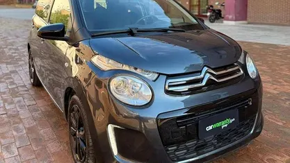 Nero Usata 2014 Citroën C1 PureTech Due volumi | 7890 € (Buon prezzo)