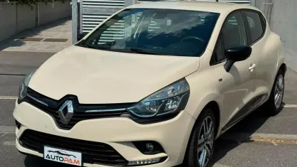 Usata Renault Clio 75 CV (55 kW) 2018 Beige Coupé