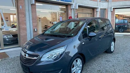 Grigio Usata 2017 Opel Meriva Monovolume | 6500 € (Buon prezzo)