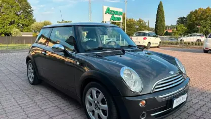 Usata Mini Cooper 116 CV (85 kW) 2006 Grigio Utilitaria